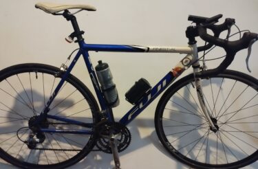Bicicleta Speed Fuji Finest-AL Aro 700C