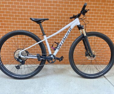 Bicicleta Mountain Bike (MTB) Specialized Rockhopper Quadro 13'(33cm)