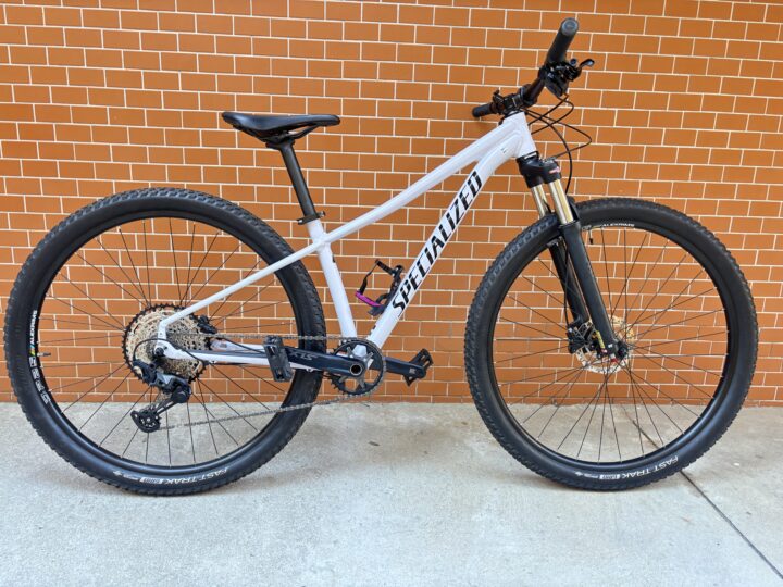 Bicicleta Mountain Bike (MTB) Specialized Rockhopper Quadro 13′(33cm)