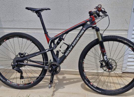 Bicicleta Mountain Bike (MTB) Rocky Mountain Element Aro 29
