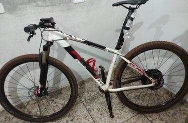 Bicicleta Mountain Bike KHS Aro 29