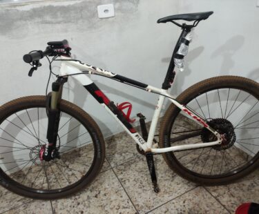 Bicicleta Mountain Bike KHS Aro 29
