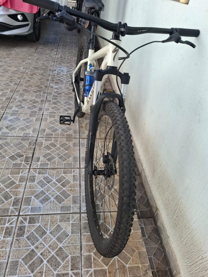 Bicicleta Mountain Bike (MTB) Specialized Bicicleta Specialized rockhopper aro 29 Aro 29 | Bazar Bikes Anúncio Bazar Bikes