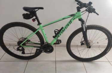 Bicicleta Mountain Bike (MTB) Specialized Rockhopper Aro 29