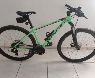 Bicicleta Mountain Bike (MTB) Specialized Rockhopper Aro 29