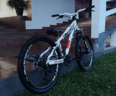 Bicicleta Mountain Bike (MTB) Venzo EVX Velocidade 27V