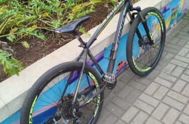 Bicicleta Mountain Bike (MTB) Rino Everest Aro 29
