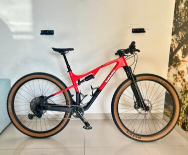 Bicicleta Mountain Bike (MTB) Caloi Elite Carbom Sport Quadro 19'(48cm), Bazar Bikes Bicicleta Mountain Bike (MTB) Caloi Elite Carbom Sport Quadro 19'(48cm)