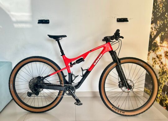 Bicicleta Mountain Bike (MTB) Caloi Elite Carbom Sport Quadro 19'(48cm)