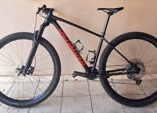 Bicicleta Mountain Bike (MTB) Specialized Chisel Aro 29 Quadro 17 12V