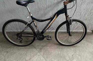Bicicleta Urbana Caloi World Bike Tour Aro 26 Quadro 17 21V