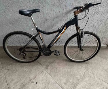 Bicicleta Urbana Caloi World Bike Tour Aro 26 Quadro 17 21V, Bazar Bikes Bicicleta Urbana Caloi World Bike Tour Aro 26 Quadro 17 21V