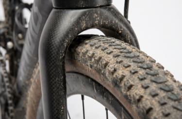 A gambiarra perigosa: os limites reais de transformar uma speed antiga em gravel