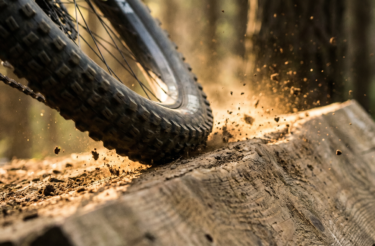 Pressão errada, salto curto: por que o ajuste fino dos pneus é o que realmente gera o ‘pop’ na bike
