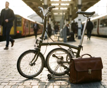 O mercado das dobráveis: como folgas invisíveis nas dobradiças condenam a bicicleta