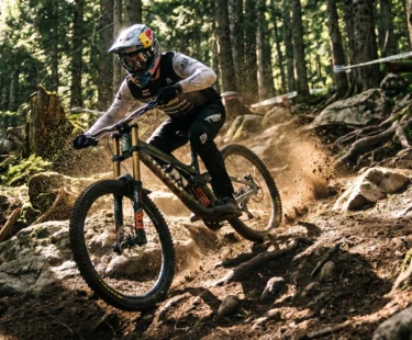 O limite do material: o que checar no Downhill seminovo antes que o barato saia caro