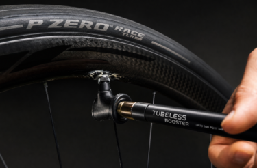 A revolução sem câmara: os riscos e as vantagens de adotar o tubeless na alta pressão da speed