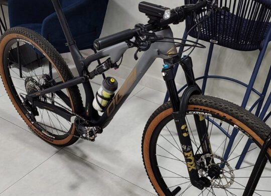 Bicicleta Mountain Bike (MTB) Oggi Cattura Pro T-20 Aro 29 Quadro 17 12V