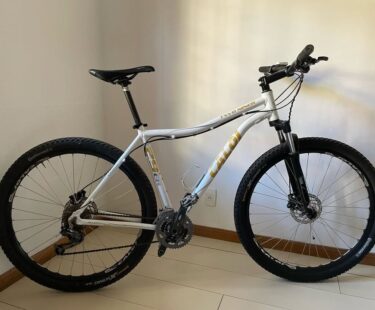 Bicicleta Mountain Bike (MTB) Cadence Caloi Two Niner Aro 29 Quadro 19 27V