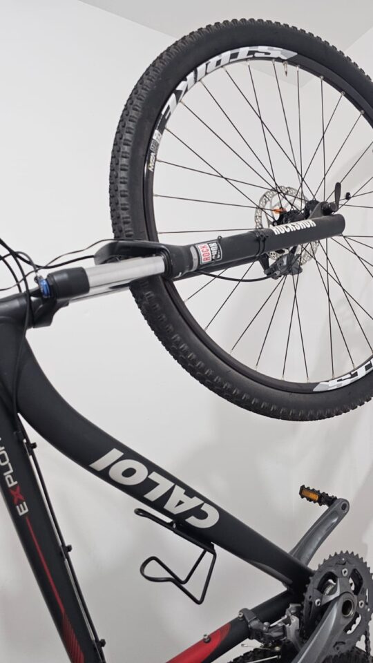 Bicicleta Mountain Bike (MTB) Caloi Explorer Aro 29 Quadro 17 27V