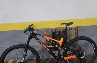 Bicicleta Mountain Bike (MTB) Oggi Cattura Pro T-20 Aro 29 Quadro 21 12V
