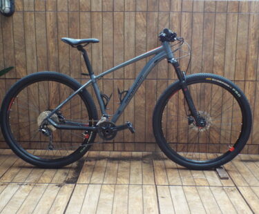 Bicicleta Mountain Bike (MTB) RockRider ST 540 Aro 29 Quadro 17 18V