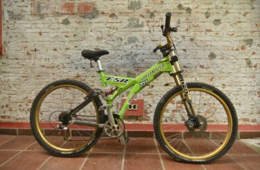 Bicicleta Downhill Specialized FSR Aro 26 Quadro 17 8V