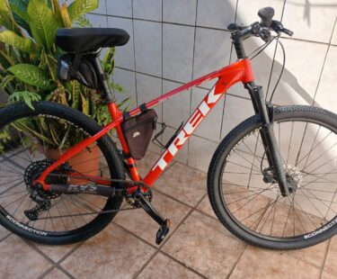 Bicicleta Mountain Bike (MTB) Trek Marlin 6 Aro 29 Quadro 17 12V