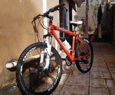 Bicicleta Mountain Bike (MTB) Canadian X-Terra Aro 26 Quadro 19 21V
