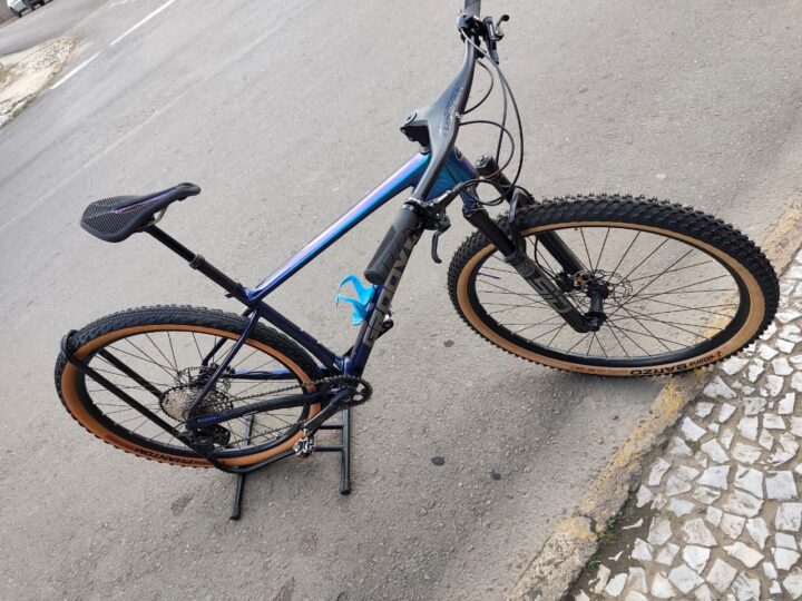 Bicicleta Mountain Bike (MTB) Groove Rhythm Carbon Aro 29 Quadro 17 12V | Bazar Bikes Anúncio Bazar Bikes