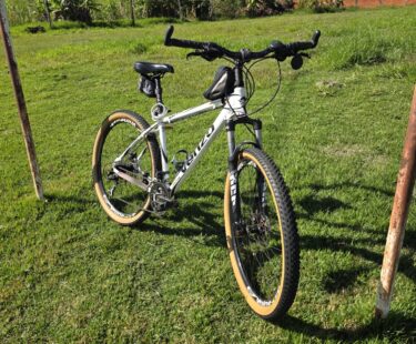 Bicicleta Mountain Bike (MTB) Oggi Hacker sport Aro 29 Quadro 17 21V, Bazar Bikes Bicicleta Mountain Bike (MTB) Oggi Hacker sport Aro 29 Quadro 17 21V