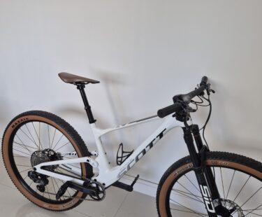 Bicicleta Mountain Bike (MTB) Scott Spark RC 900 Pro Aro 29 Quadro 17 12V