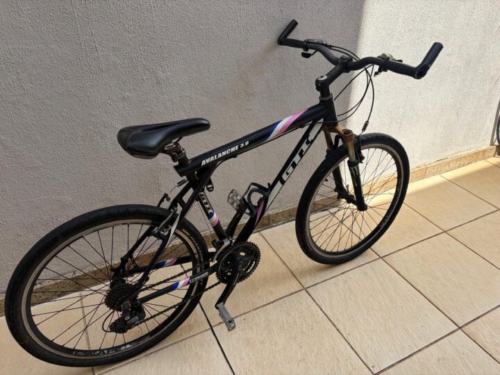 Bicicleta Mountain Bike (MTB) GT Avalanche Aro 26 Quadro 17 21V | Bazar Bikes Anúncio Bazar Bikes