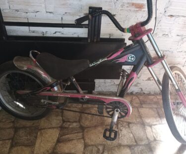 Bicicleta Urbana Schwinn Stingray OCC Chopper Aro 20 Quadro 15 1V