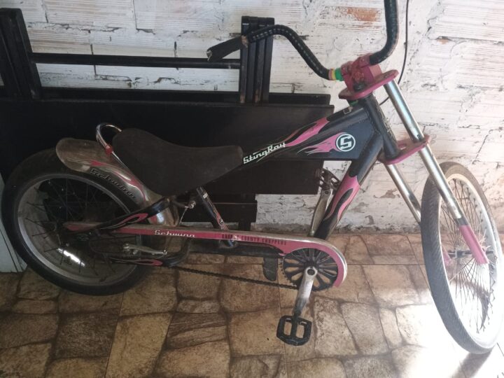 Bicicleta Urbana Schwinn Stingray OCC Chopper Aro 20 Quadro 15 1V | Bazar Bikes Anúncio Bazar Bikes