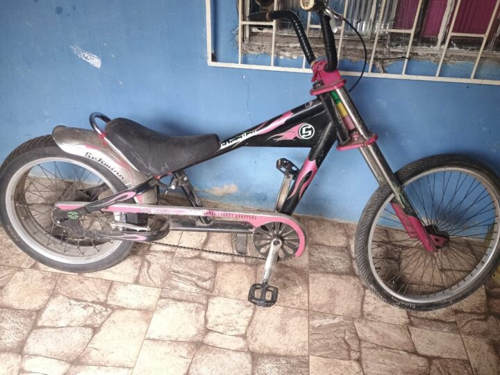 Bicicleta Urbana Schwinn Stingray OCC Chopper Aro 20 Quadro 15 1V | Bazar Bikes Anúncio Bazar Bikes